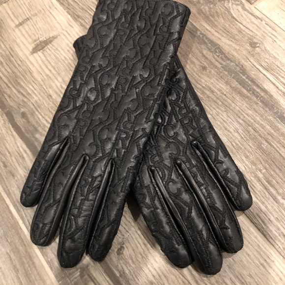 Kenneth Cole Reaction Accessories - Kenneth Cole Reaction Woman’s Gloves